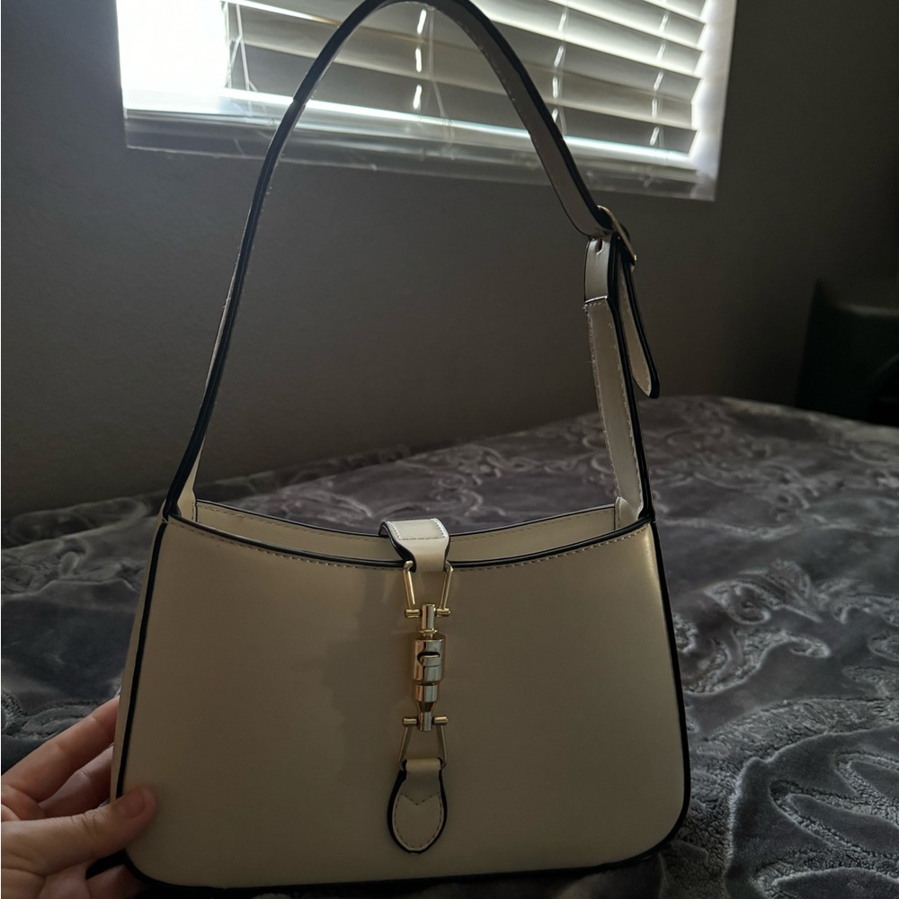 White shoulder bag